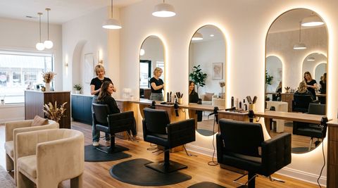 Salon At The Plaza, beauty salon in North Bend, OR